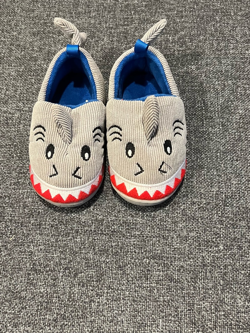 Toddler Shark Size 5 slip-On Indoor Shoes - Gray & Red